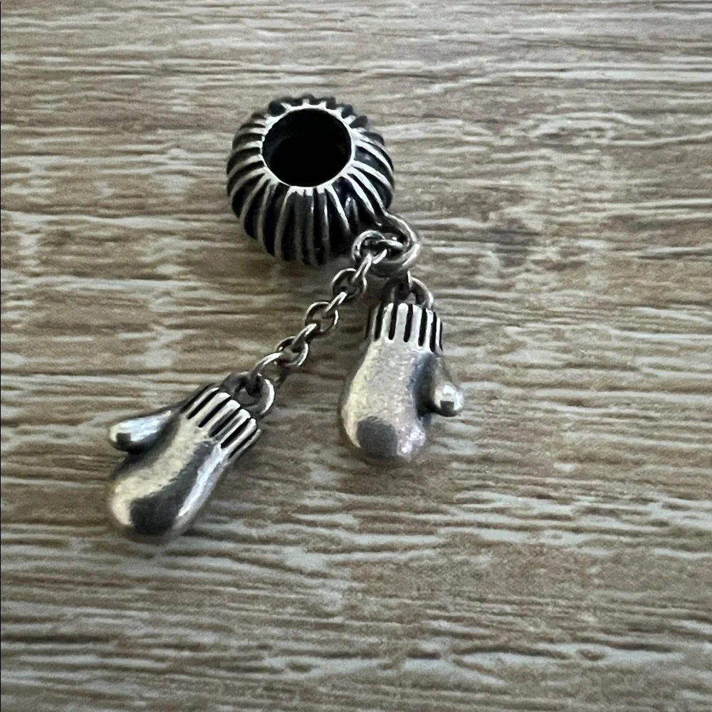 Retired Pandora charm - Picture 2 of 4